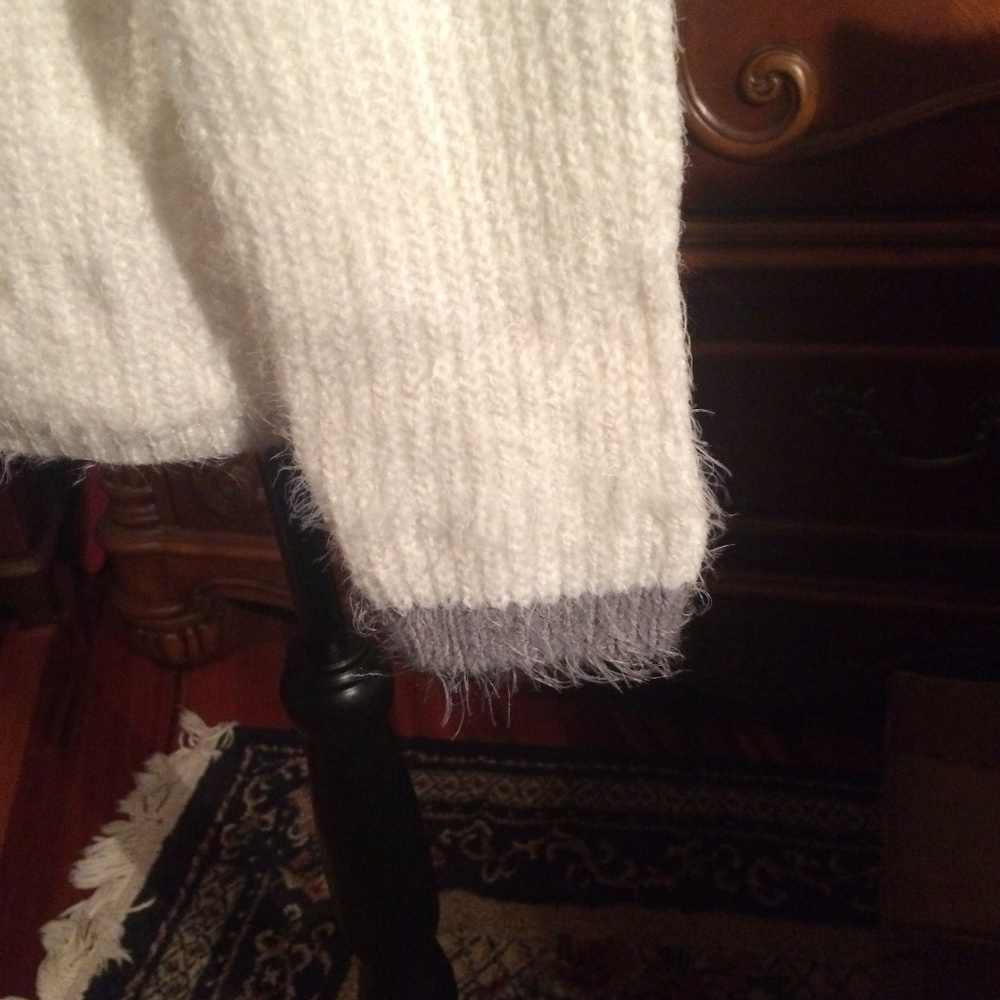 Nice White Sweater - Picture 5 of 5
